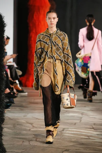Look 24